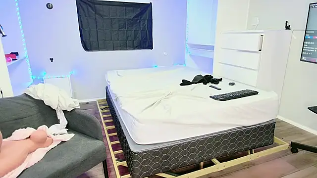 Snapshot of THICKwithDICKK chatting on 02-23-25, 08:06 THICKwithDICKK online show from 02-23-25, 08:06