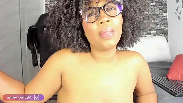 ashley crotez online show from 12-21-25, 02:13