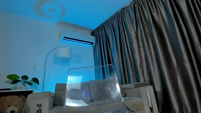 HannaByron online show from 02-06-25, 02:11