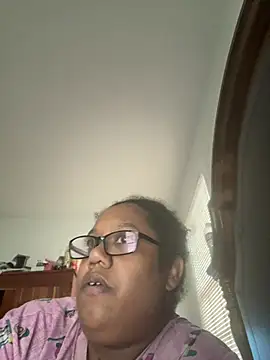 Snapshot of ebonyred chatting on 07-02-26, 12:00 ebonyred online show from 07-02-26, 12:00