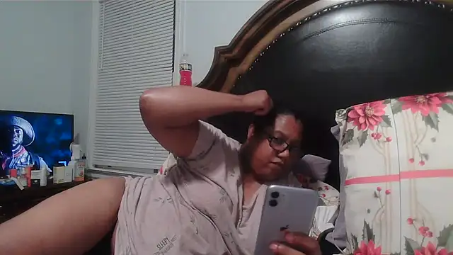 Snapshot of ebonyred chatting on 07-03-26, 02:07 ebonyred online show from 07-03-26, 02:07