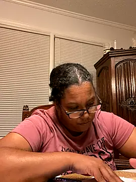 ebonyred online show from 10-21-25, 12:00