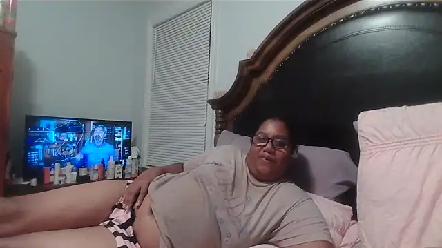 ebonyred online show from 05-07-26, 01:10