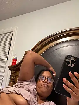 Snapshot of ebonyred chatting on 07-07-26, 01:52 ebonyred online show from 07-07-26, 01:52