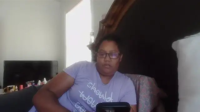 ebonyred online show from 04-24-26, 02:41