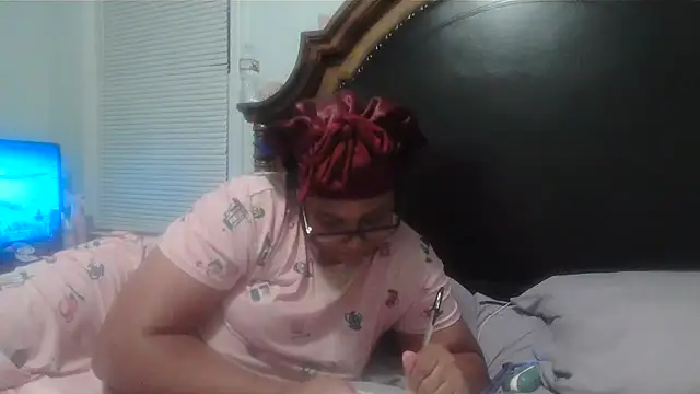 ebonyred online show from 10-16-25, 02:31