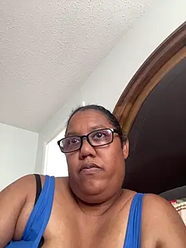 Snapshot of ebonyred chatting on 06-11-26, 07:55 ebonyred online show from 06-11-26, 07:55