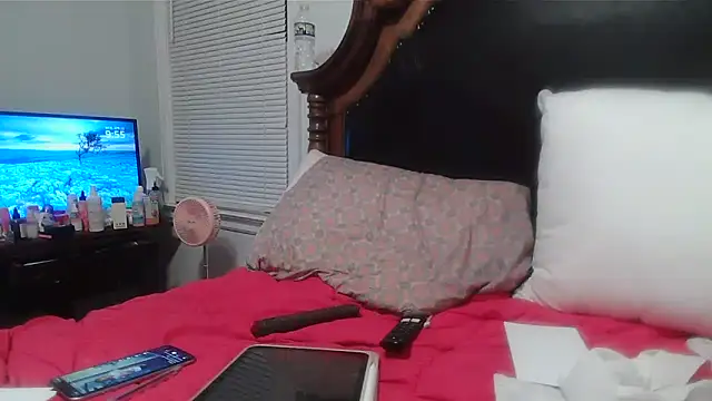 ebonyred online show from 04-23-26, 01:56