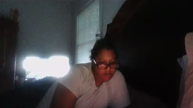 ebonyred online show from 05-17-26, 12:21