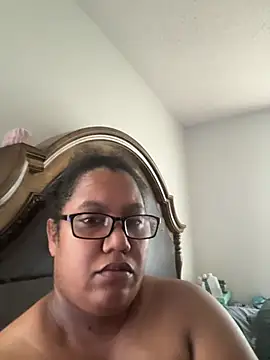 Snapshot of ebonyred chatting on 06-21-26, 01:50 ebonyred online show from 06-21-26, 01:50