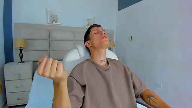 AgarEvans online show from 11-25-25, 04:24