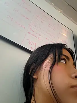 sylvana 19 online show from 09-11-25, 04:07