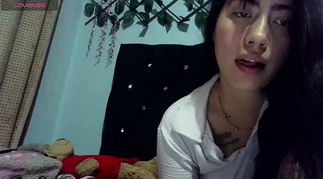 sylvana 19 online show from 02-15-25, 07:49