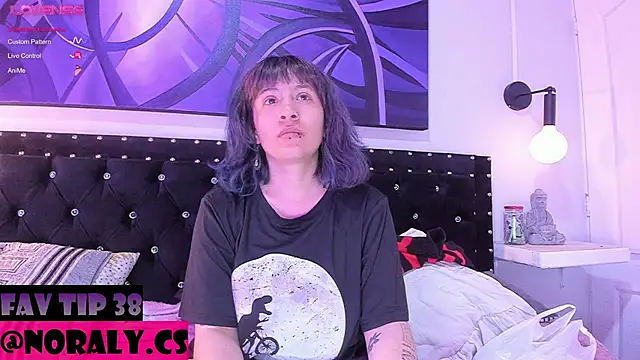 Snapshot of hey_noraly chatting on 06-19-26, 04:18 hey noraly online show from 06-19-26, 04:18