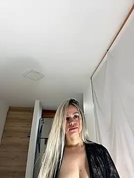 Snapshot of nicole_valencia_ chatting on 02-16-25, 09:15 nicole valencia  online show from 02-16-25, 09:15