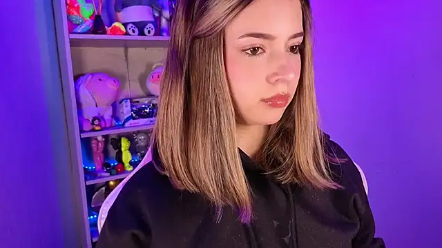 EmilyMiller  online show from 05-19-26, 03:08