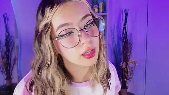 EmilyMiller  online show from 10-23-25, 04:49