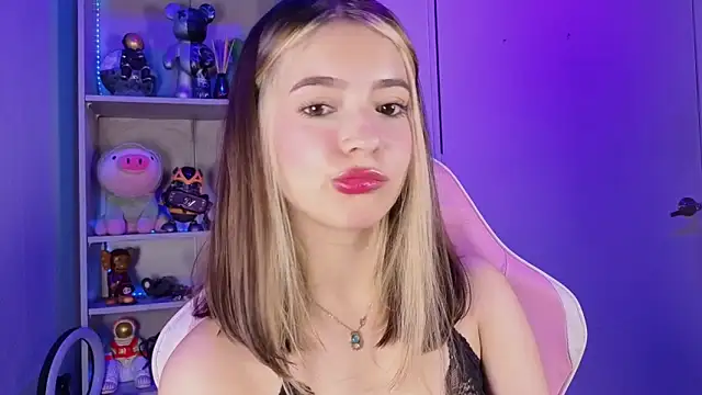 EmilyMiller  online show from 10-26-25, 05:13