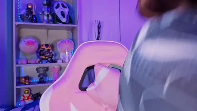 EmilyMiller  online show from 11-08-25, 08:45