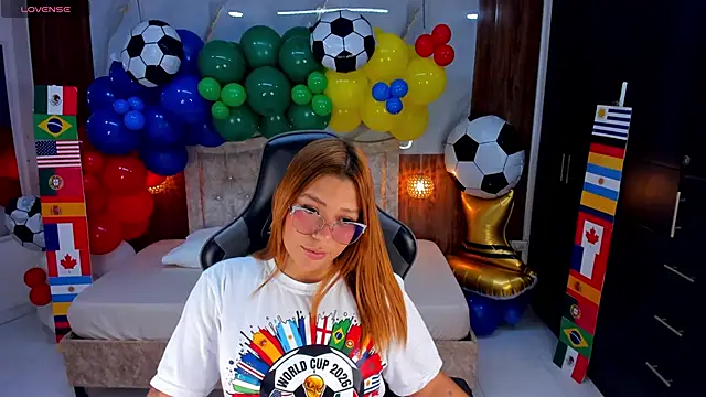 Snapshot of mia_18v chatting on 06-22-26, 08:06 mia 18v online show from 06-22-26, 08:06