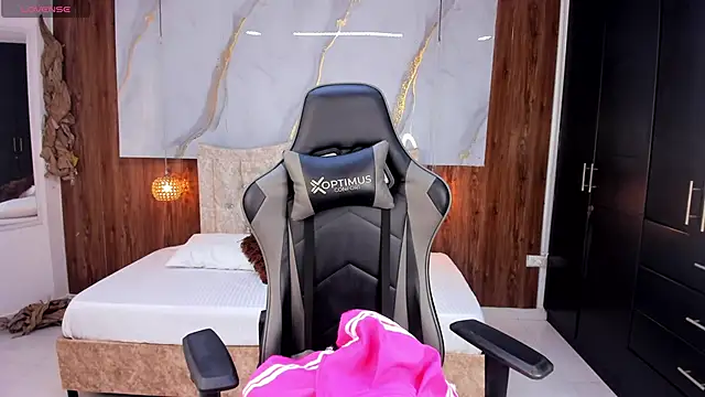 mia 18v online show from 03-21-25, 08:29