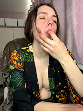 GillKelly online show from 11-27-25, 02:50