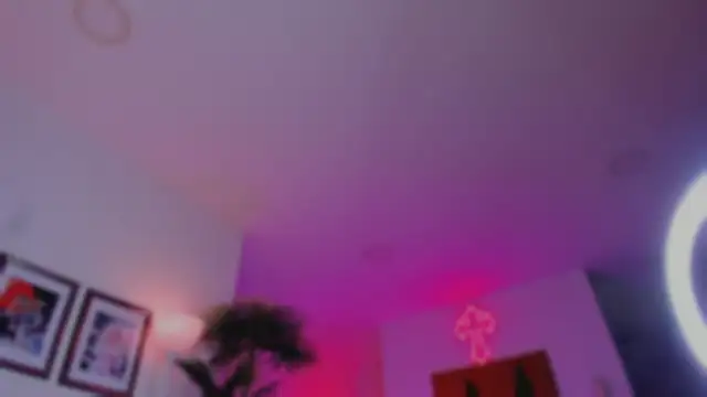 Taylor  foxxx online show from 10-15-25, 04:44