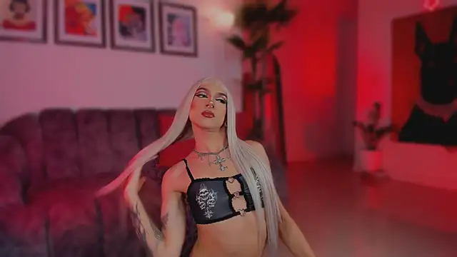 Taylor  foxxx online show from 04-25-26, 06:05