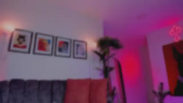 Taylor  foxxx online show from 11-18-25, 06:06