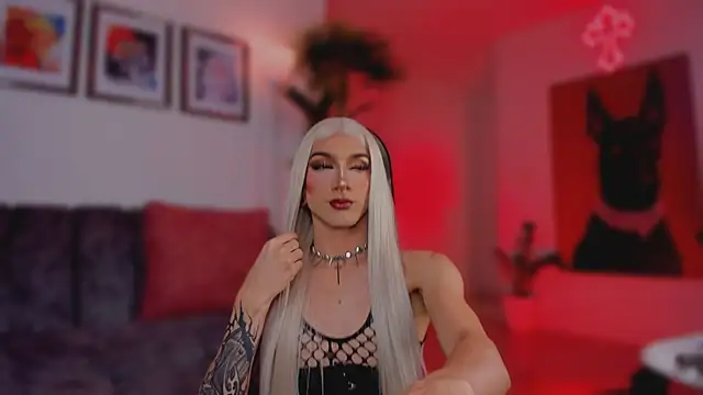 Taylor  foxxx online show from 11-12-25, 05:55