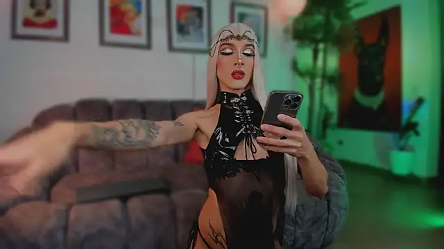 Taylor  foxxx online show from 05-16-26, 07:18