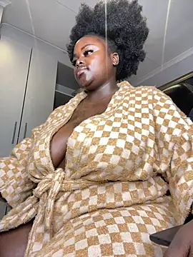 Honeycoco0211 online show from 04-13-26, 05:55