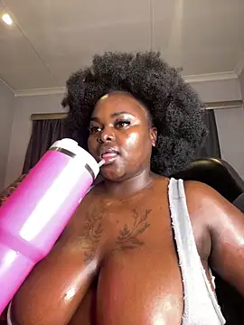 Honeycoco0211 online show from 06-18-26, 08:03