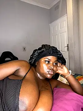 Honeycoco0211 online show from 11-11-25, 06:08