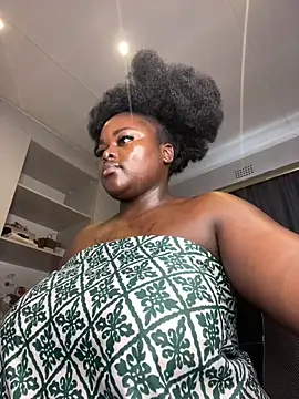 Honeycoco0211 online show from 03-08-26, 09:34