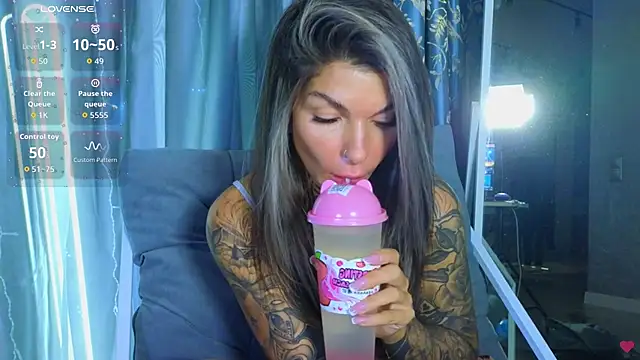 tattooedBabyy online show from 11-21-25, 09:19