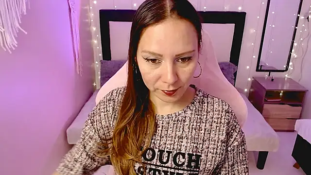 camila delarosa online show from 05-05-26, 04:32