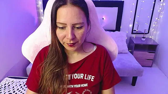 camila delarosa online show from 07-16-26, 05:43