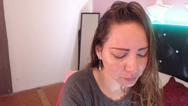 camila delarosa online show from 10-18-25, 12:29