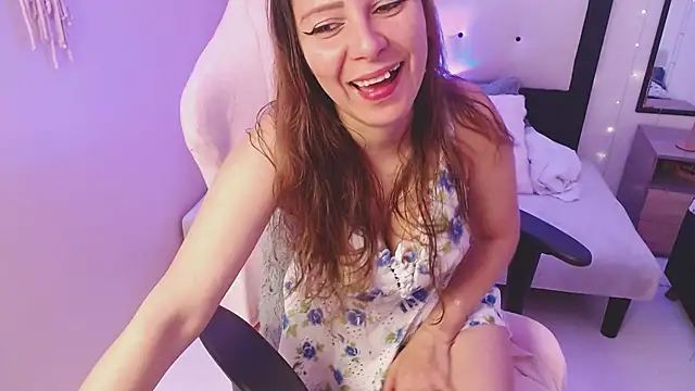 camila delarosa online show from 06-11-26, 04:04