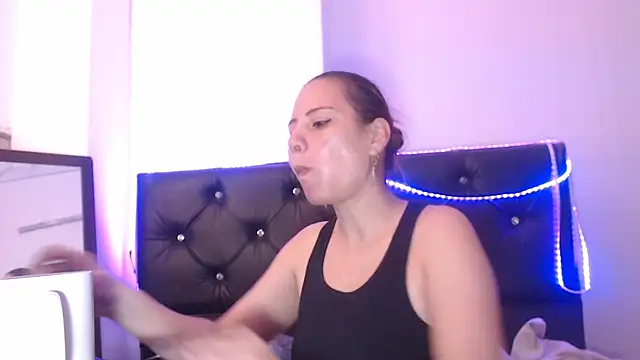 camila delarosa online show from 12-21-25, 12:29