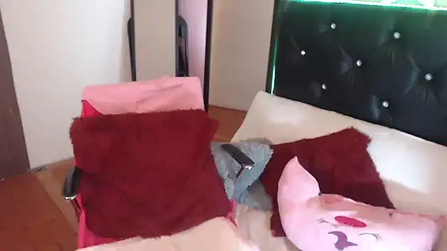 camila delarosa online show from 10-11-25, 09:32