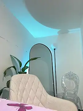 Dalila Thoms online show from 10-24-25, 11:04