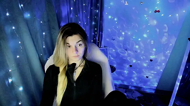 Sweet me  online show from 11-23-25, 07:07