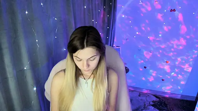 Sweet me  online show from 11-20-25, 01:23