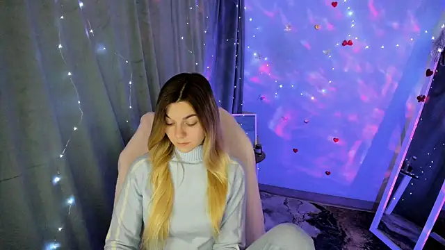 Sweet me  online show from 11-28-25, 01:22