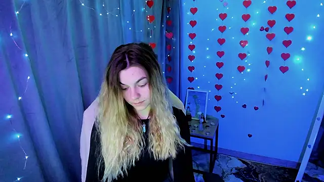 Sweet me  online show from 03-20-26, 06:47