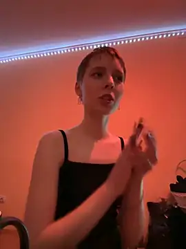 Crayzy Luv online show from 02-19-25, 03:49