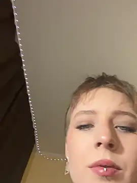 Crayzy Luv online show from 03-06-25, 08:27