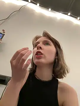 Crayzy Luv online show from 12-24-24, 08:49